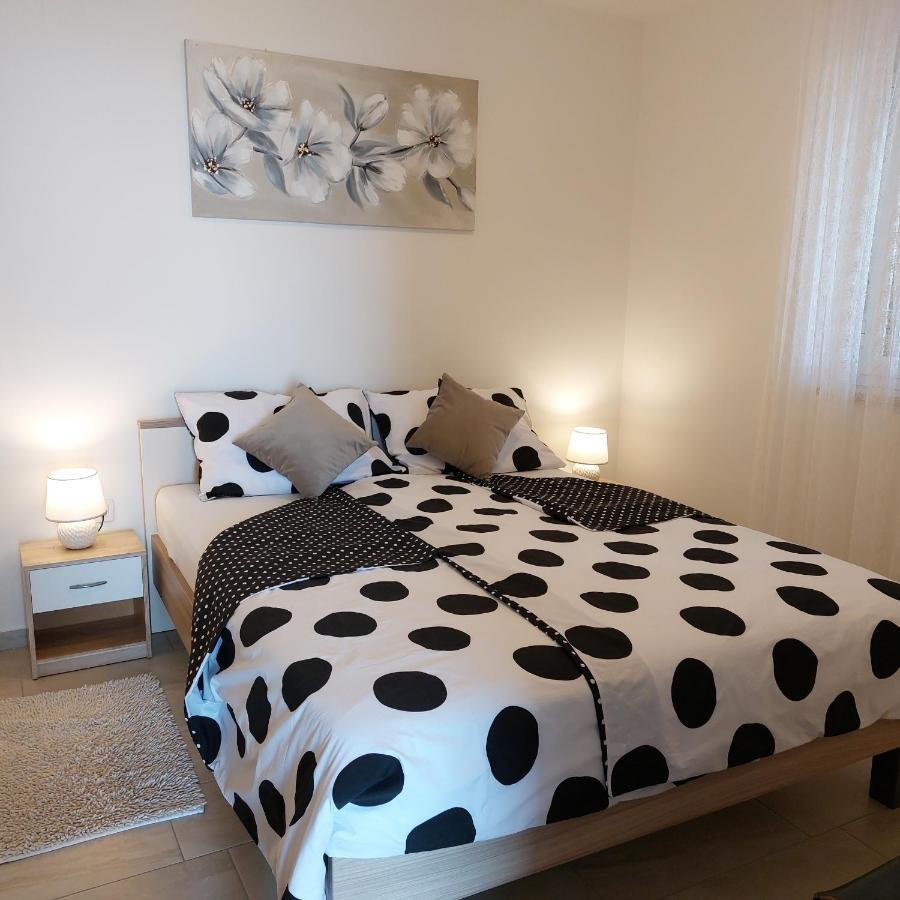 Apartament Sara Lovran