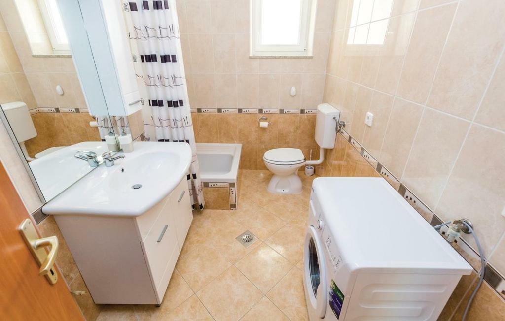 Apartament Sara *
